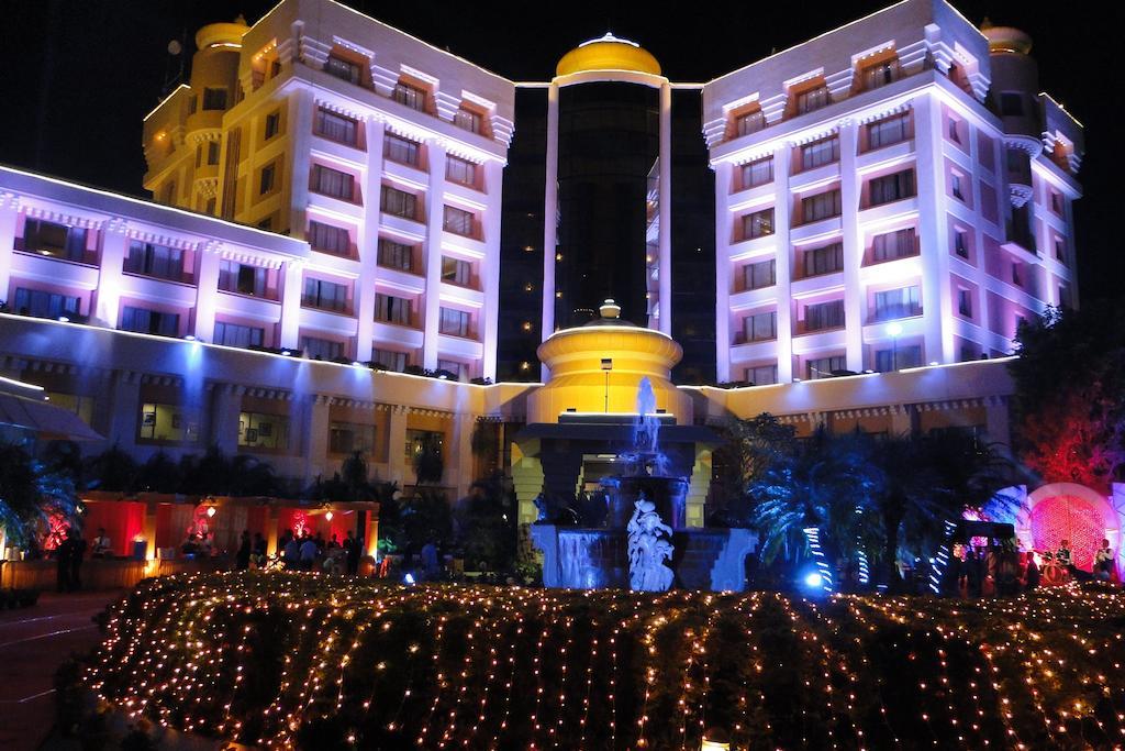 Hotel Swosti Premium Bhubaneswar Exterior foto