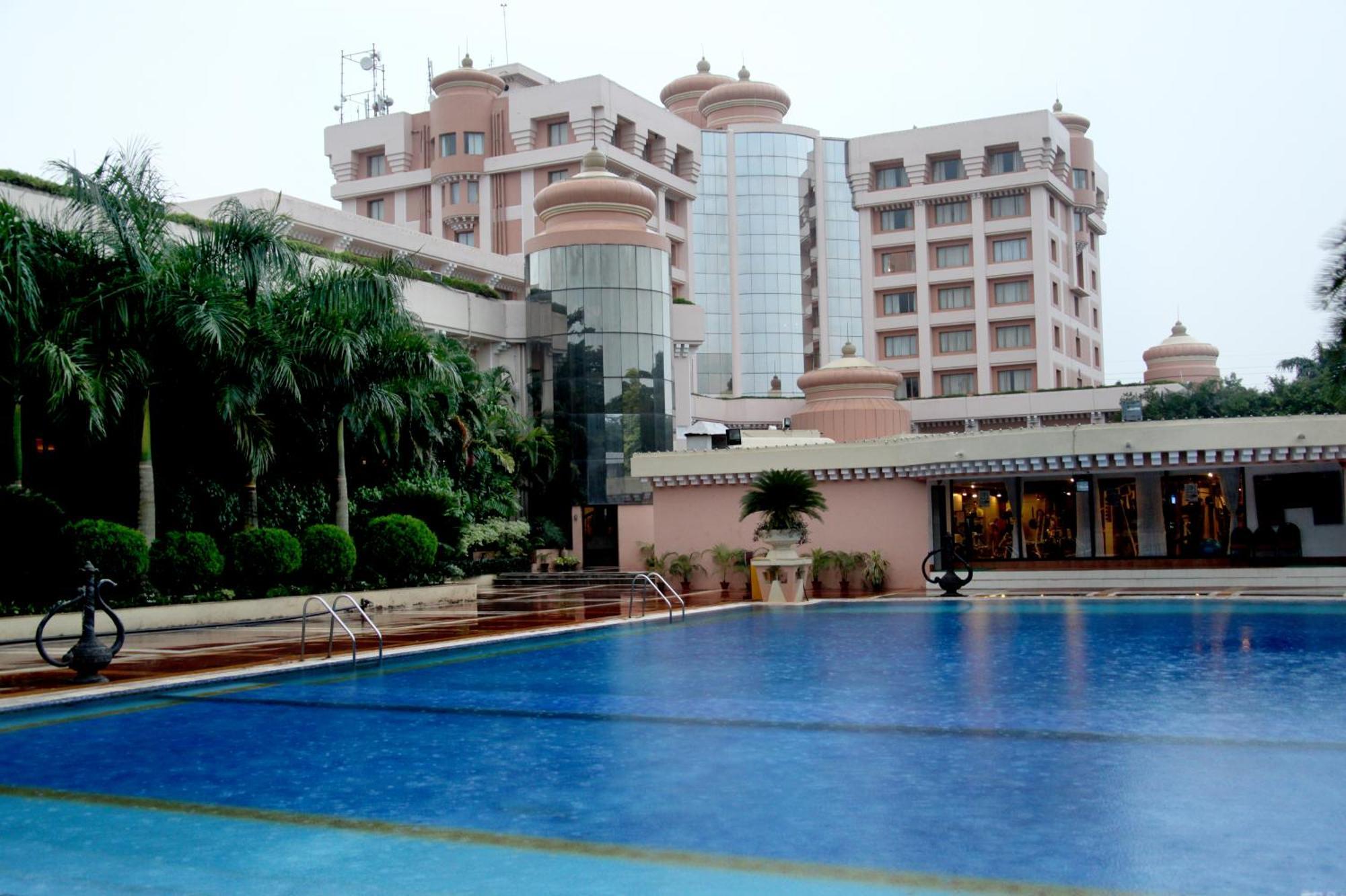 Hotel Swosti Premium Bhubaneswar Exterior foto