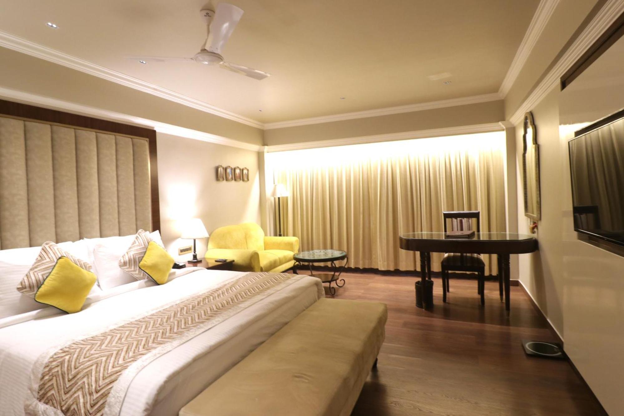 Hotel Swosti Premium Bhubaneswar Exterior foto