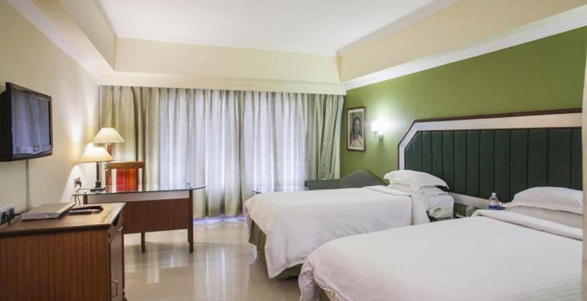 Hotel Swosti Premium Bhubaneswar Exterior foto