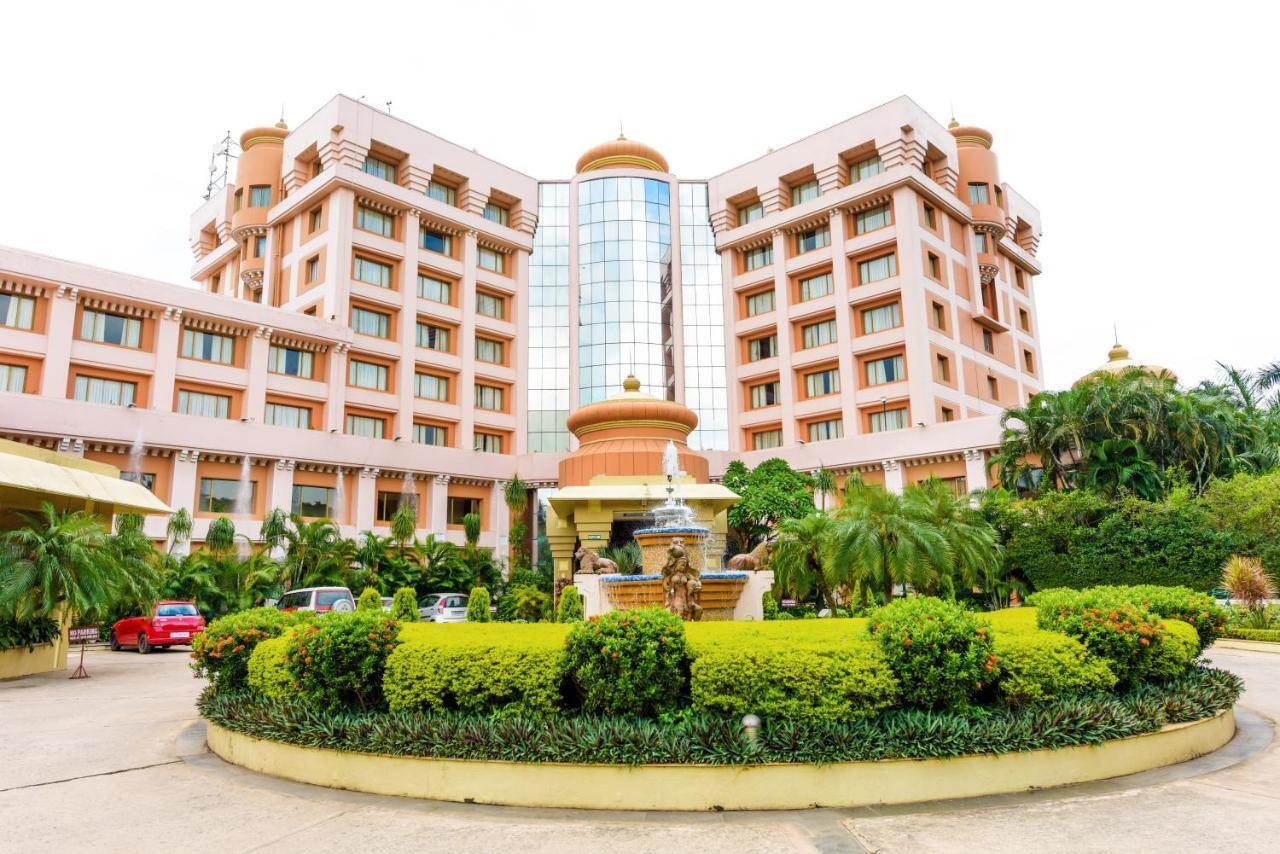Hotel Swosti Premium Bhubaneswar Exterior foto